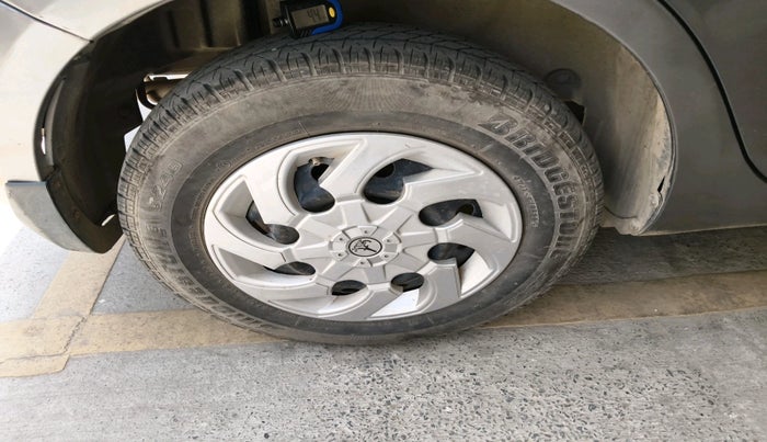 2014 Maruti Swift Dzire VXI, Petrol, Manual, 1,15,553 km, tyre