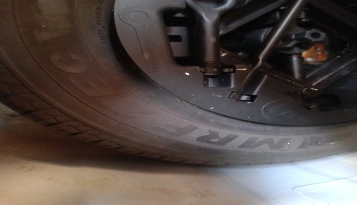 2011 Hyundai i10 SPORTZ 1.2 AT, Petrol, Automatic, 40,116 km, tyre