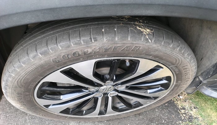 2022 MG HECTOR SHARP PRO 1.5 TURBO MT PETROL, Petrol, Manual, 16,934 km, tyre