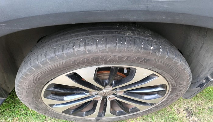 2022 MG HECTOR SHARP PRO 1.5 TURBO MT PETROL, Petrol, Manual, 16,934 km, tyre