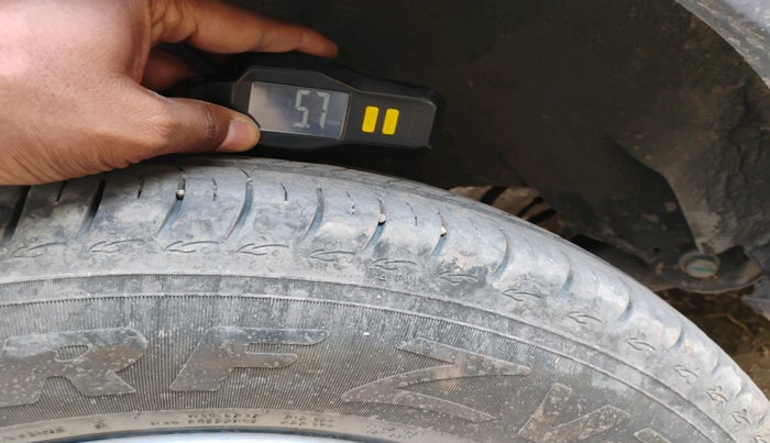 2025 Renault TRIBER RXE MT, Petrol, Manual, 22,375 km, tyre