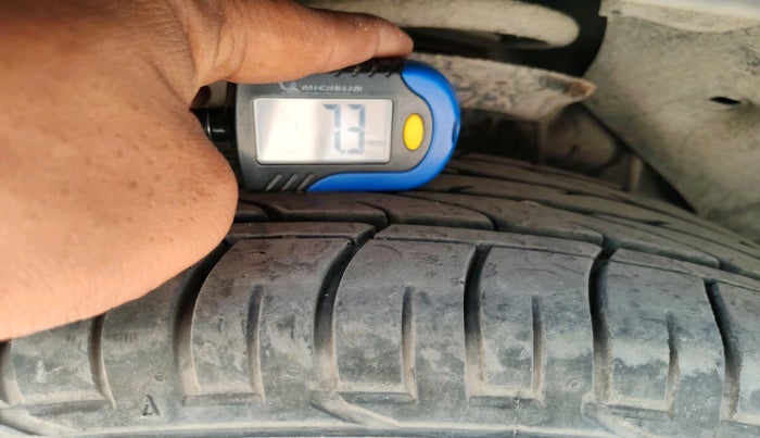 2023 Mahindra XUV300 W8 1.2 PETROL, Petrol, Manual, 21,865 km, tyre