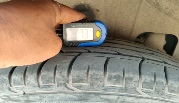 2023 Mahindra XUV300 W8 1.2 PETROL, Petrol, Manual, 21,865 km, tyre