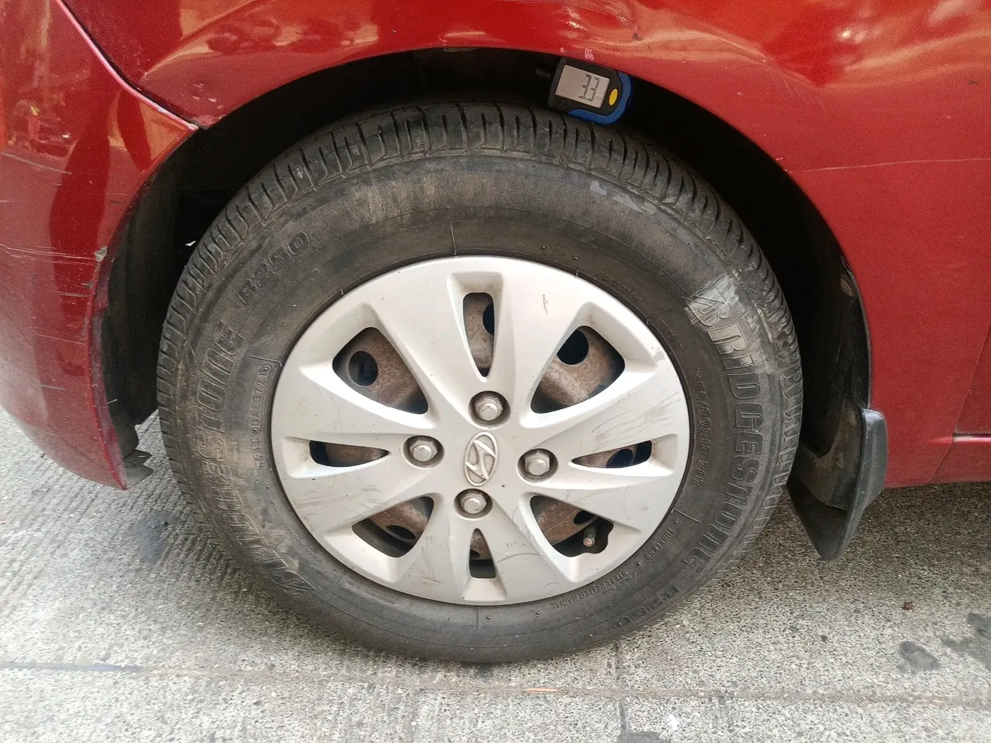 2011 Hyundai i10 MAGNA 1.2, Petrol, Manual, 1,21,067 km, tyre