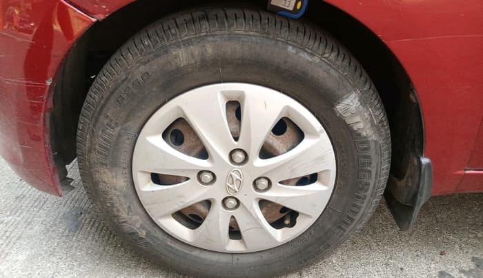 2011 Hyundai i10 MAGNA 1.2, Petrol, Manual, 1,21,067 km, tyre