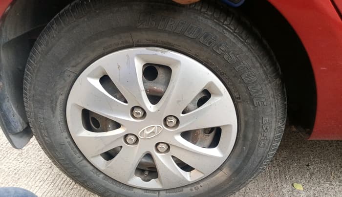 2011 Hyundai i10 MAGNA 1.2, Petrol, Manual, 1,21,067 km, tyre