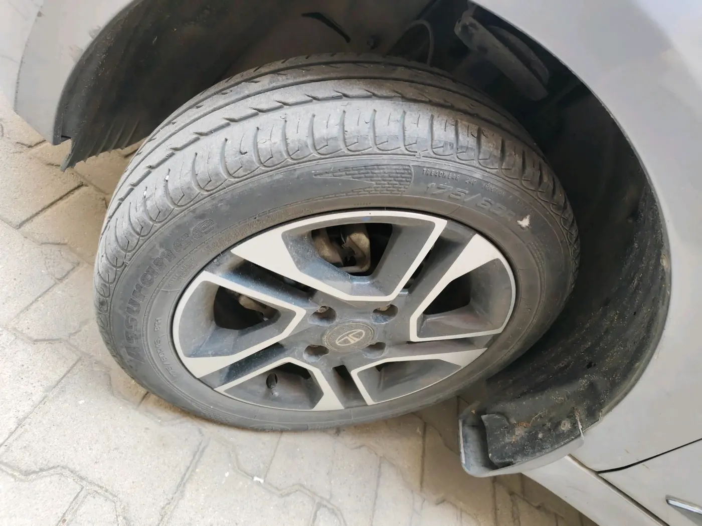2019 Tata TIGOR XZ PLUS PETROL, Petrol, Manual, 24,114 km, tyre
