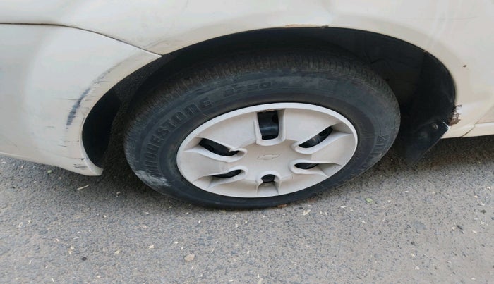 2010 Chevrolet Aveo U VA LS 1.2, Petrol, Manual, 1,10,747 km, tyre