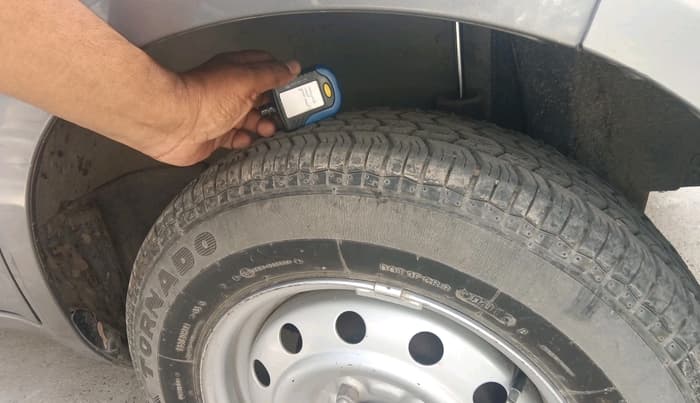 2011 Maruti Ritz LXI, Petrol, Manual, 14,843 km, tyre