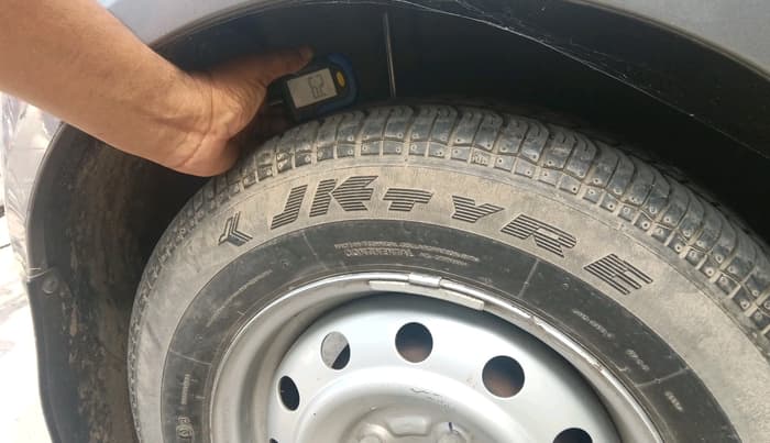 2011 Maruti Ritz LXI, Petrol, Manual, 14,843 km, tyre