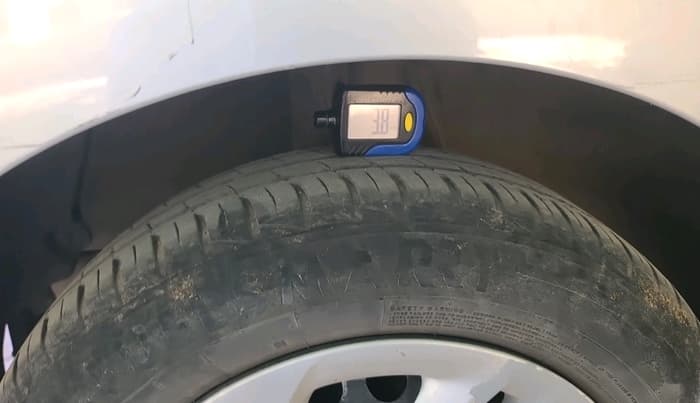 2022 Hyundai AURA S 1.2 CNG, CNG, Manual, 67,750 km, tyre