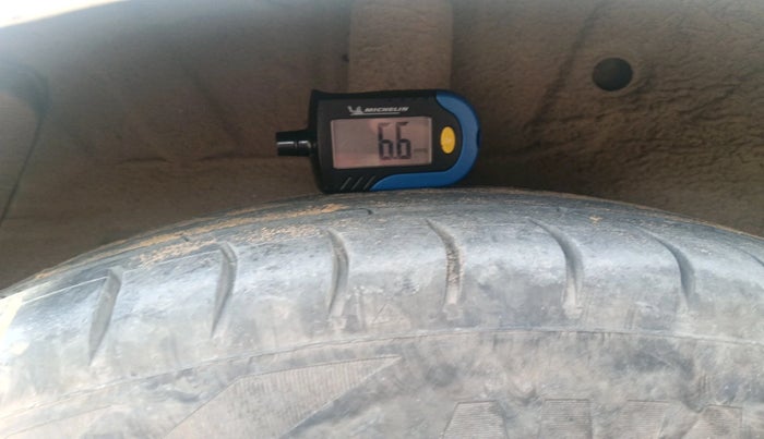 2015 Hyundai Grand i10 MAGNA 1.2 KAPPA VTVT, Petrol, Manual, 1,62,322 km, tyre