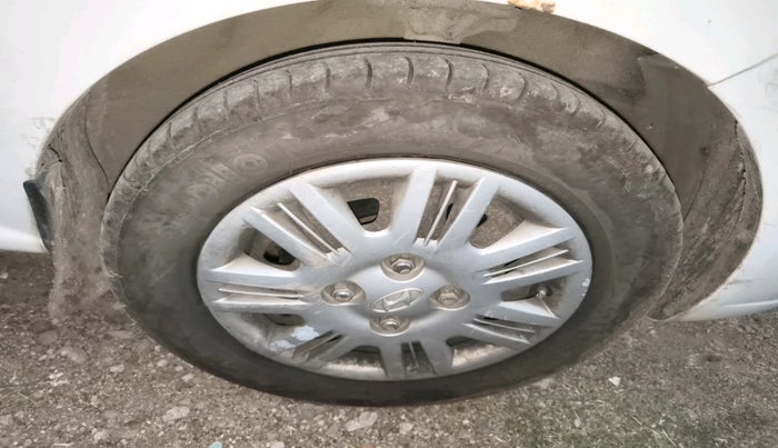 2012 Hyundai Santro Xing GLS, Petrol, Manual, 1,09,438 km, tyre