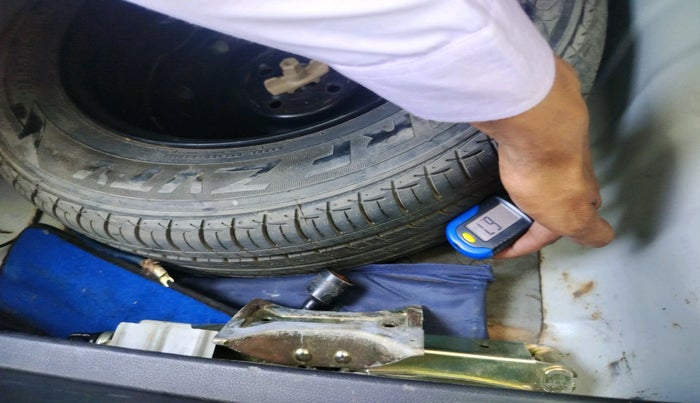 2017 Hyundai Verna 1.6 VTVT SX, Petrol, Manual, 79,566 km, tyre