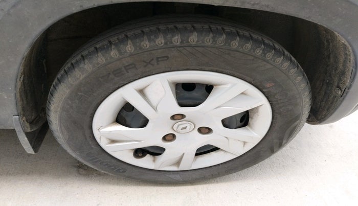 2021 Renault Kwid RXL 1.0 AMT, Petrol, Automatic, 30,146 km, tyre