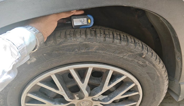 2016 Mahindra Kuv100 K4 6 STR, CNG, Manual, 38,284 km, tyre