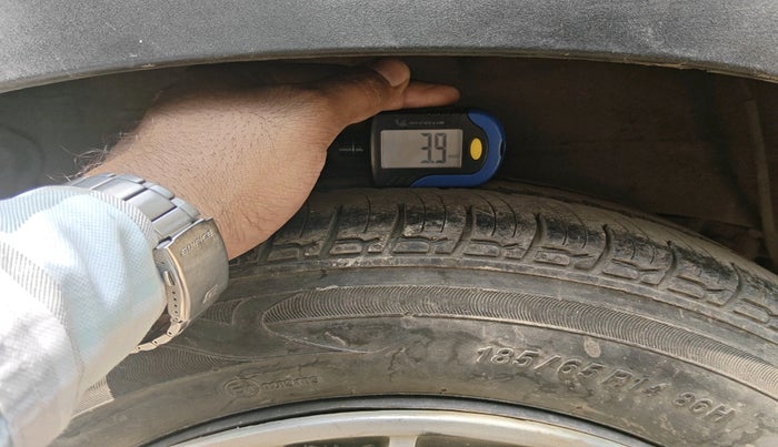 2016 Mahindra Kuv100 K4 6 STR, CNG, Manual, 38,284 km, tyre