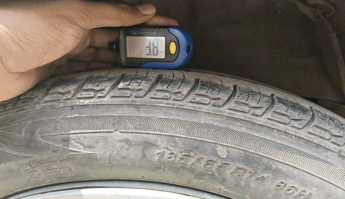 2016 Mahindra Kuv100 K4 6 STR, CNG, Manual, 38,284 km, tyre