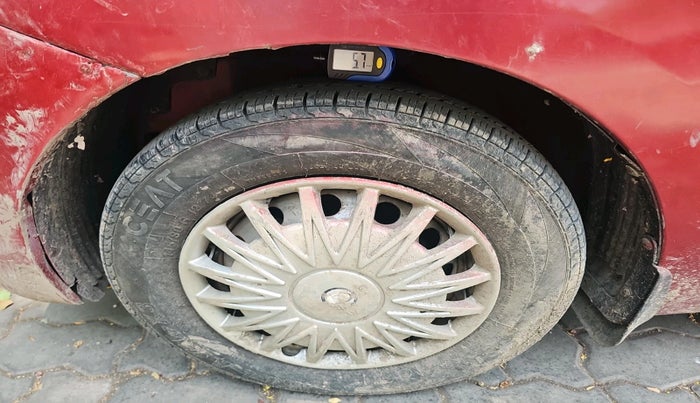 2013 Hyundai Eon ERA +, Petrol, Manual, 39,395 km, tyre