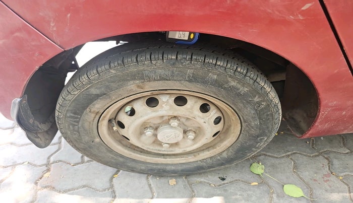 2013 Hyundai Eon ERA +, Petrol, Manual, 39,395 km, tyre