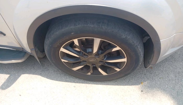 2018 Mahindra XUV500 W11 AT, Diesel, Automatic, 77,142 km, tyre