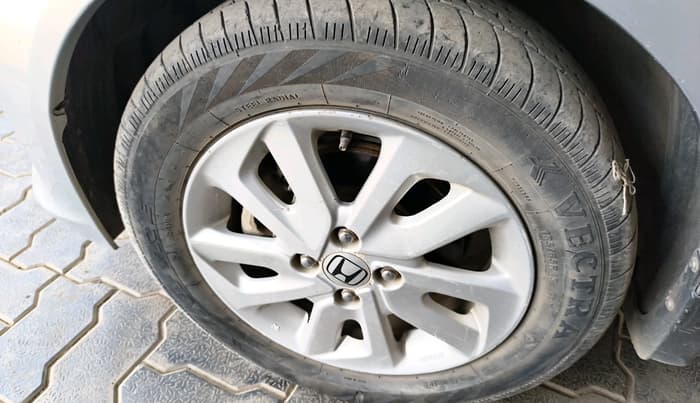 2014 Honda Mobilio 1.5L I-DTEC V, Diesel, Manual, 1,29,312 km, tyre