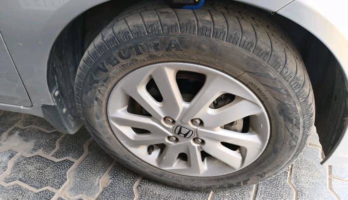 2014 Honda Mobilio 1.5L I-DTEC V, Diesel, Manual, 1,29,312 km, tyre
