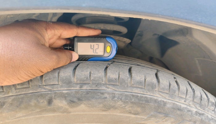 2023 Mahindra XUV300 W8 (O) 1.5 DIESEL, Diesel, Manual, 27,439 km, tyre