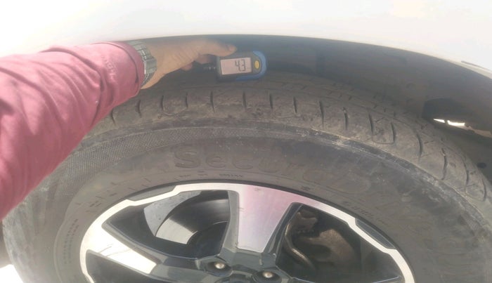 2024 Mahindra SCORPIO CLASSIC S11 7STR, Diesel, Manual, 40,296 km, tyre