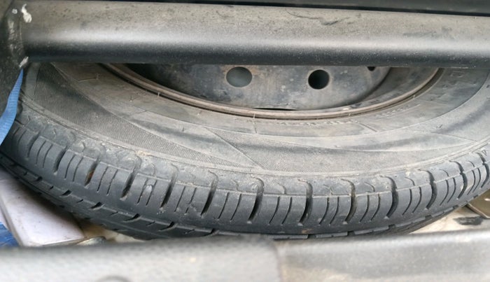 2020 Maruti Alto LXI CNG, CNG, Manual, 1,26,952 km, tyre