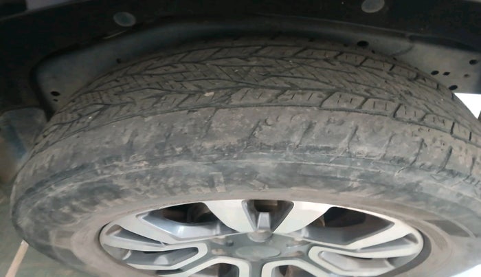 2019 Ford Endeavour TITANIUM PLUS 3.2 4X4 AT SUNROOF, Diesel, Automatic, 1,25,916 km, tyre