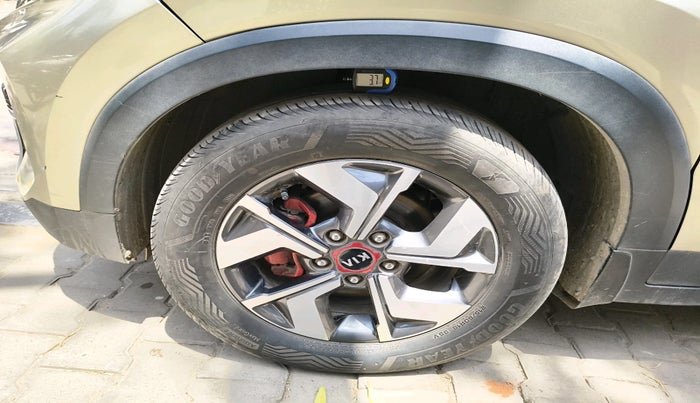 2020 KIA SONET GTX PLUS 1.5, Diesel, Manual, 1,06,232 km, tyre