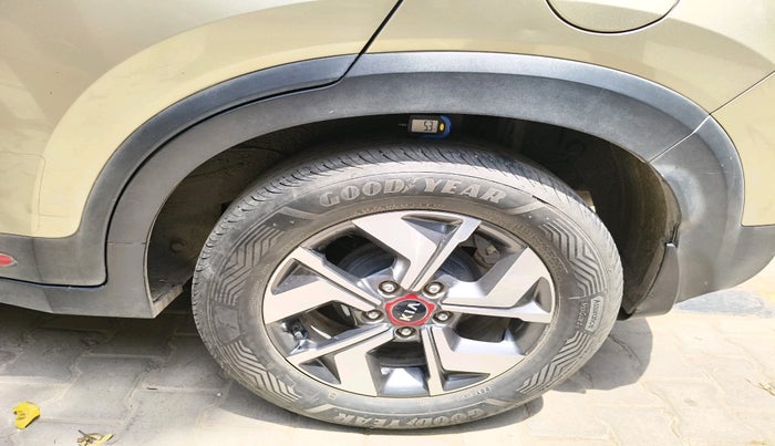 2020 KIA SONET GTX PLUS 1.5, Diesel, Manual, 1,06,232 km, tyre