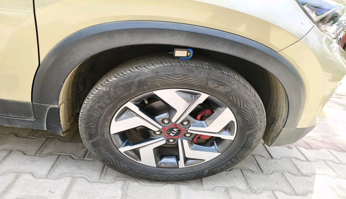 2020 KIA SONET GTX PLUS 1.5, Diesel, Manual, 1,06,232 km, tyre