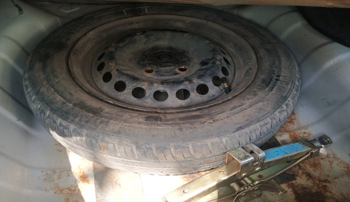 2016 Hyundai Xcent S 1.2, Petrol, Manual, 87,819 km, tyre