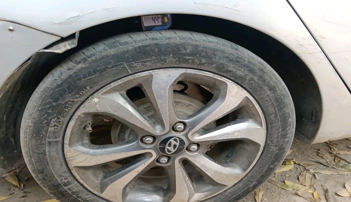 2014 Hyundai Xcent SX 1.2, CNG, Manual, 73,840 km, tyre