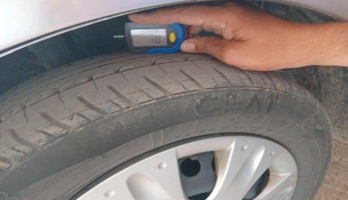 2015 Honda Brio S MT, Petrol, Manual, 35,491 km, tyre