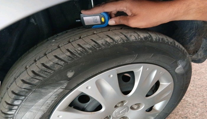 2015 Honda Brio S MT, Petrol, Manual, 35,491 km, tyre