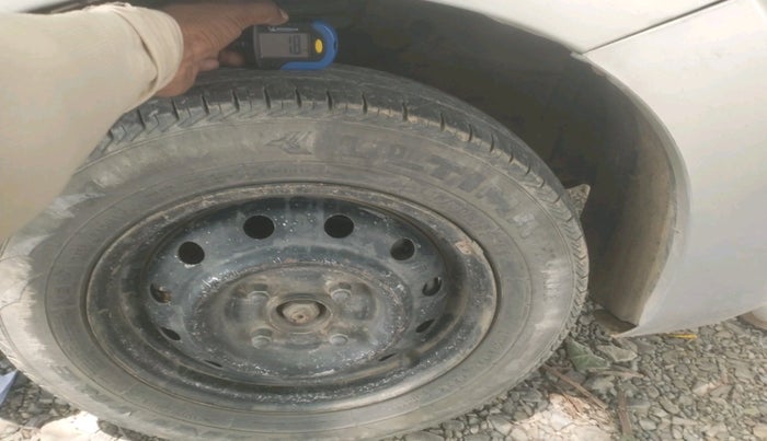 2013 Maruti Wagon R 1.0 LXI, CNG, Manual, 1,63,147 km, tyre