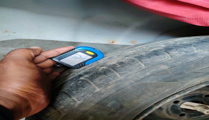 2011 Hyundai Verna FLUIDIC 1.6 VTVT EX, Petrol, Manual, 32,565 km, tyre