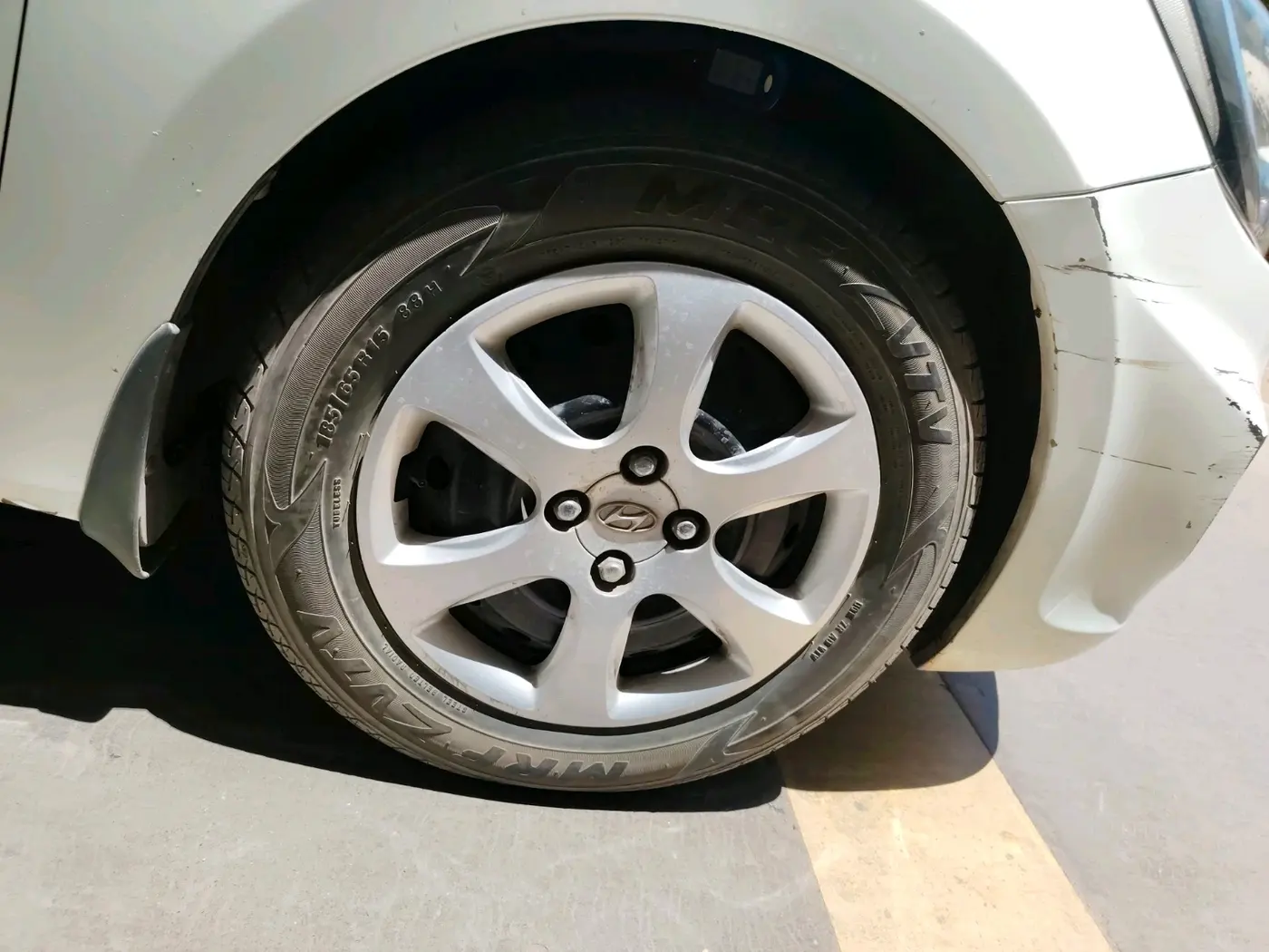 2011 Hyundai Verna FLUIDIC 1.6 VTVT EX, Petrol, Manual, 32,565 km, tyre