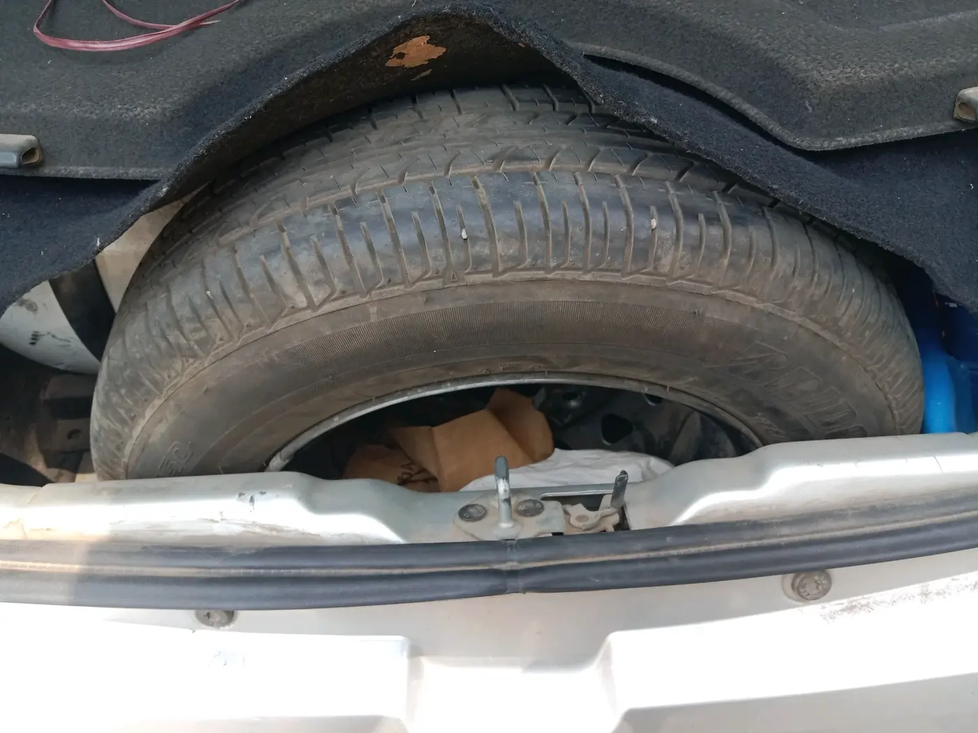 2018 Tata Tiago XZA PETROL, CNG, Automatic, 83,783 km, tyre