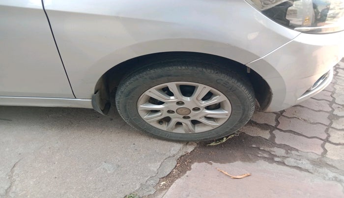 2018 Tata Tiago XZA PETROL, CNG, Automatic, 83,783 km, tyre
