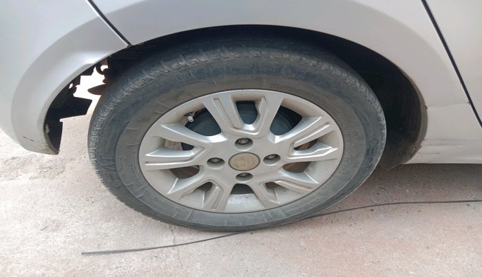 2018 Tata Tiago XZA PETROL, CNG, Automatic, 83,783 km, tyre