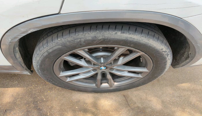 2019 BMW X4 XDRIVE 20D M SPORT X, Diesel, Automatic, 1,30,973 km, tyre