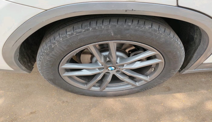 2019 BMW X4 XDRIVE 20D M SPORT X, Diesel, Automatic, 1,30,973 km, tyre