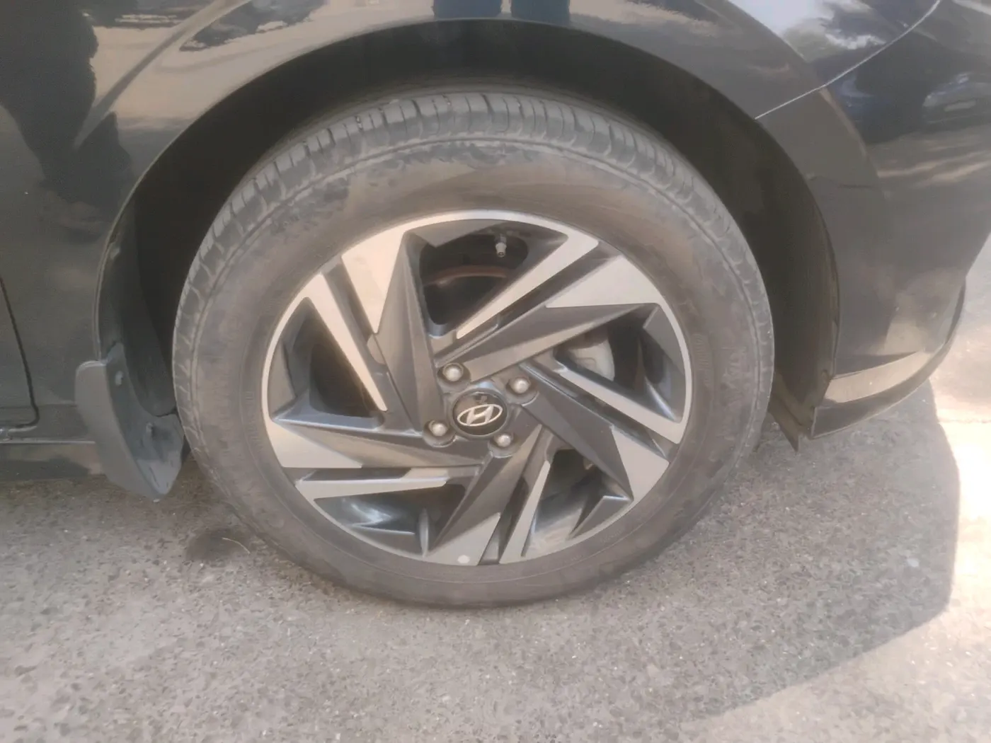 2023 Hyundai NEW I20 ASTA (O) 1.2 MT, Petrol, Manual, 14,101 km, tyre