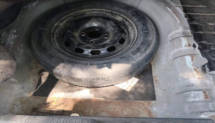 2008 Ford Fiesta EXI 1.4 DIESEL, Diesel, Manual, 2,52,490 km, tyre