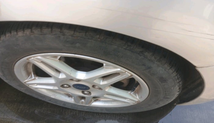 2017 Ford Figo Aspire TITANIUM 1.2 PETROL, Petrol, Manual, 99,143 km, tyre