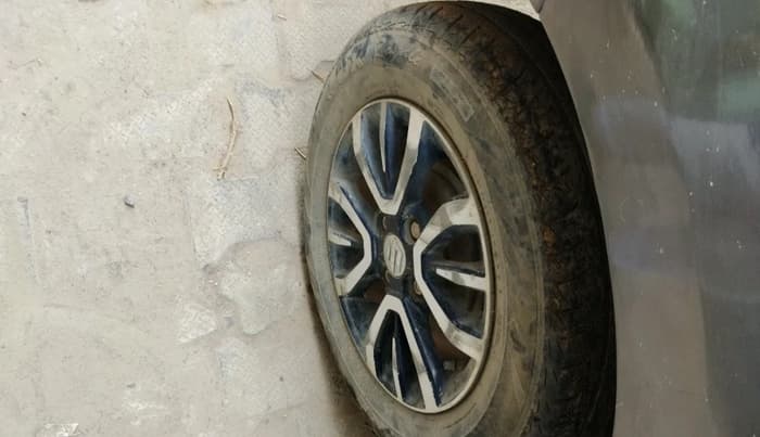 2022 Maruti Swift VXI, Petrol, Manual, 39,767 km, tyre